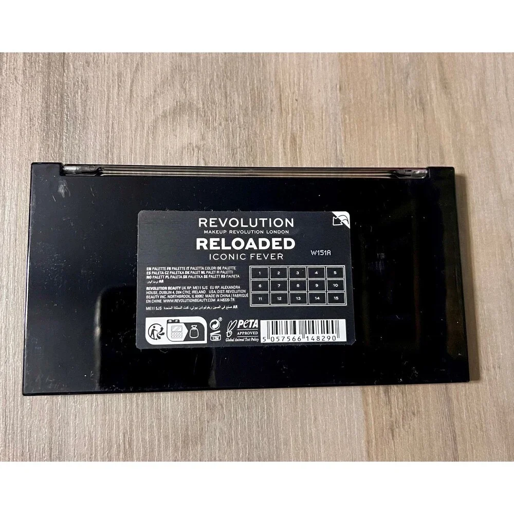Revolution Reloaded Iconic Fever Palette Mattes Shimmers 15 Shades